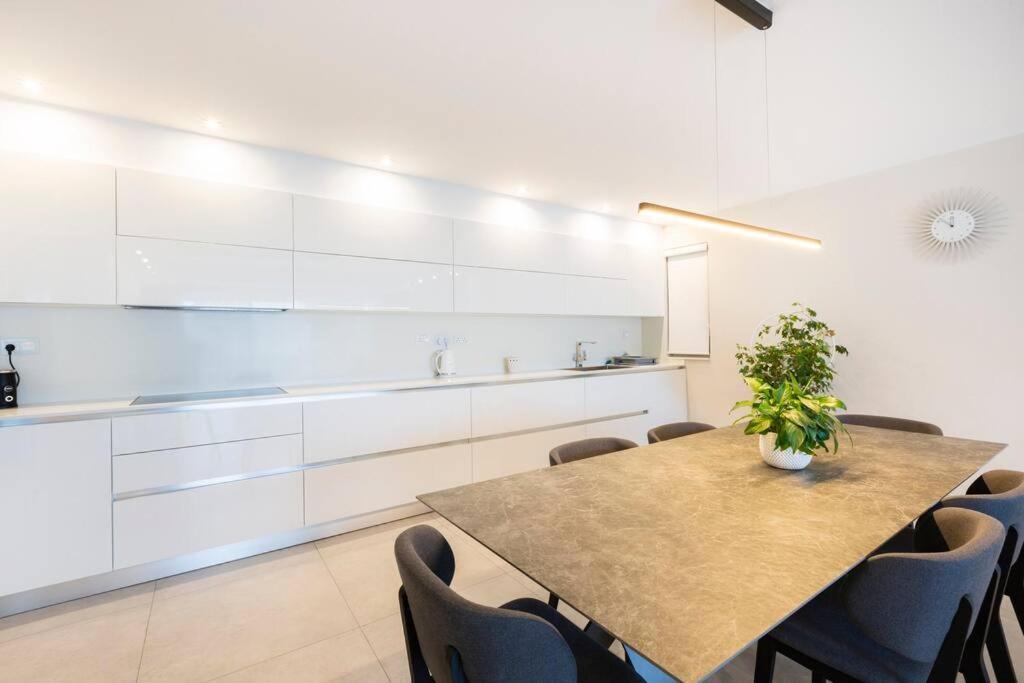 Ngh12 - Lovely And Spacious 2 Bedroom Apartment Naxxar Esterno foto